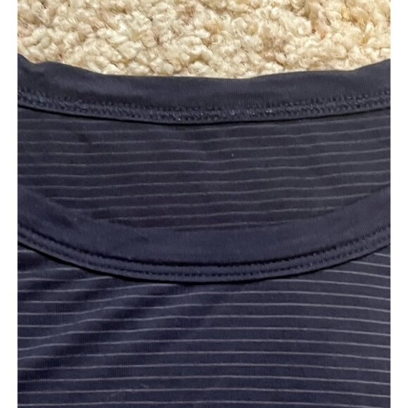 Vuori Men's Black Linear Tech Tee Performance Shirt Size Large L EUC - Picture 3 of 7